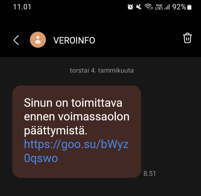 Tekstiviesti jonka lähettäjänä näkyy Veroinfo. Tekstiviestissä on linkki sekä teksti: sinun toimittava ennen voimassaolon päättymistä.